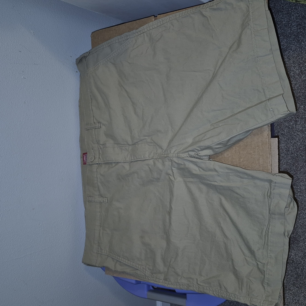 Men's Tan Shorts